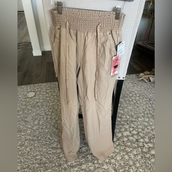 NWT Set of 2 Linen Draw String Ankle Cropped Pants, Tan and Green, M - Picture 1 of 10